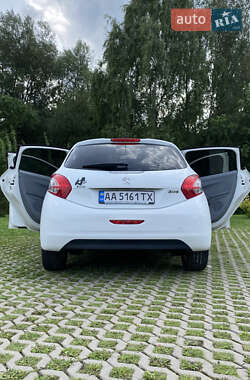 Хетчбек Peugeot 208 2013 в Києві
