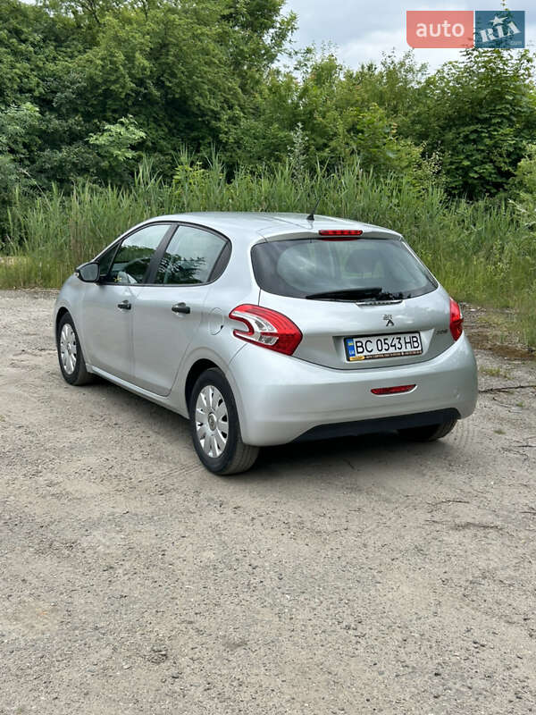 Хетчбек Peugeot 208 2013 в Львові фото 4 Хетчбек Peugeot 208 2013 в Львові