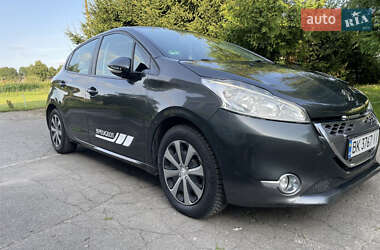 Хэтчбек Peugeot 208 2012 в Остроге