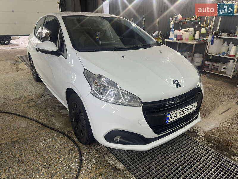 Peugeot 208 2016