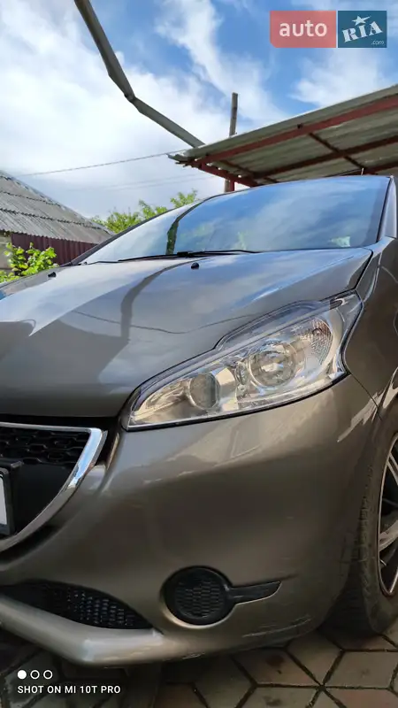 Peugeot 208 2013