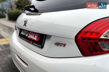 Хетчбек Peugeot 208 2013 в 