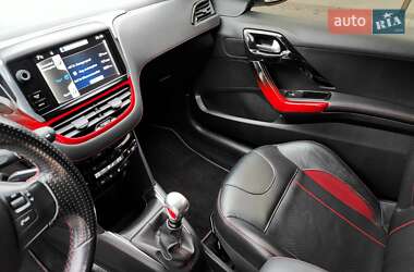 Хетчбек Peugeot 208 2013 в 