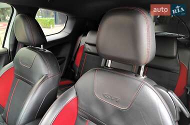 Хетчбек Peugeot 208 2013 в 