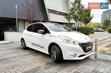 Хетчбек Peugeot 208 2013 в 