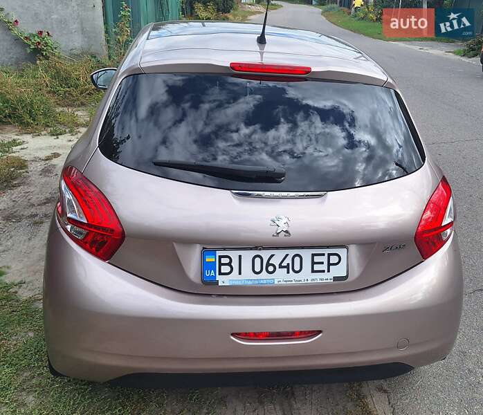 Хэтчбек Peugeot 208 2013 в Полтаве