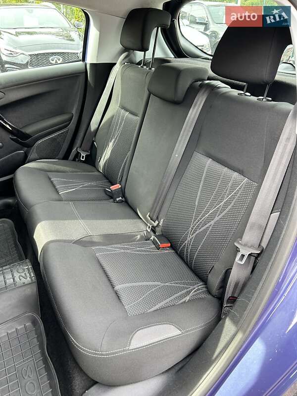 Хэтчбек Peugeot 208 2013 в Сумах