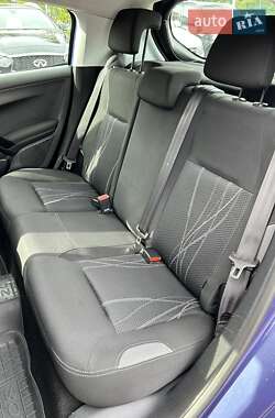Хэтчбек Peugeot 208 2013 в 