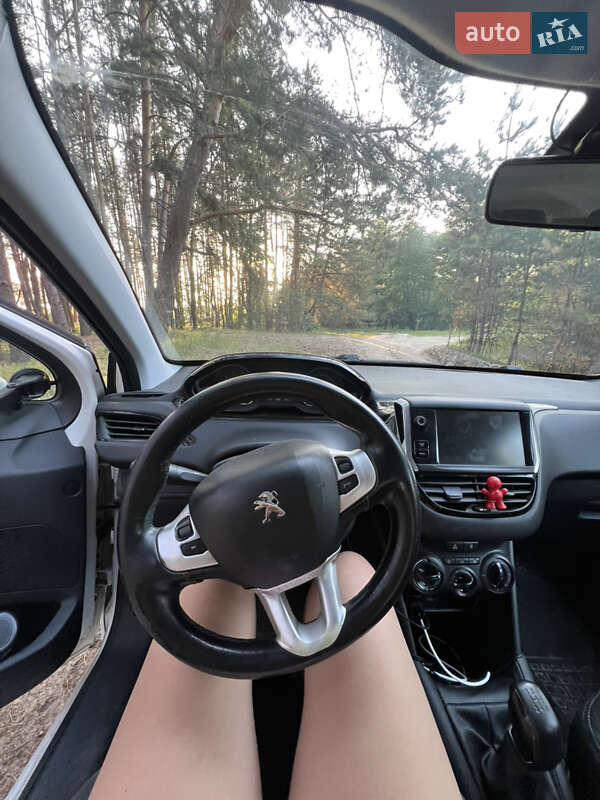 Хэтчбек Peugeot 208 2013 в Харькове