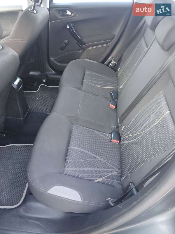 Хэтчбек Peugeot 208 2013 в Калуше