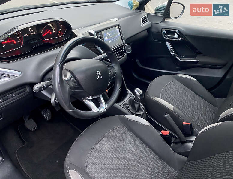 Хэтчбек Peugeot 208 2015 в Киеве фото 16 Хэтчбек Peugeot 208 2015 в Киеве