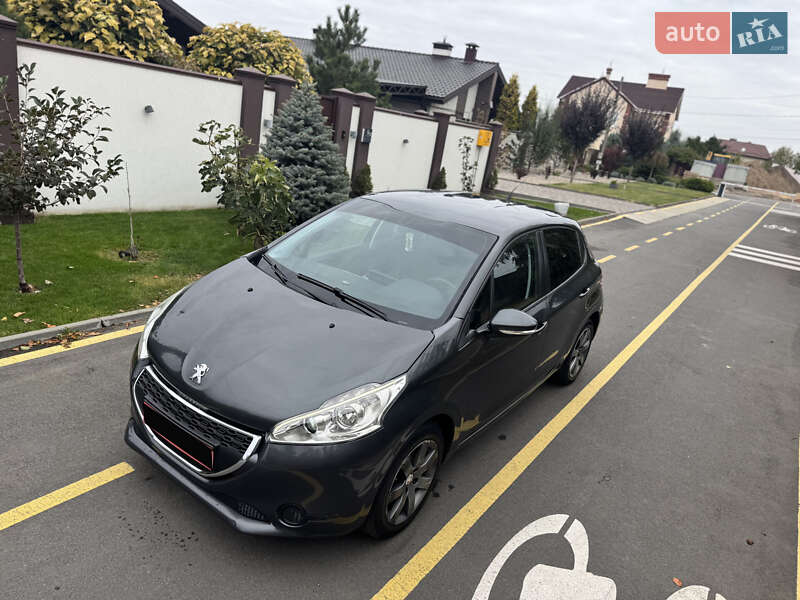 Peugeot 208 2013