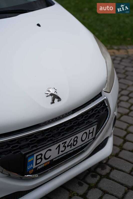 Хэтчбек Peugeot 208 2013 в Бориславе