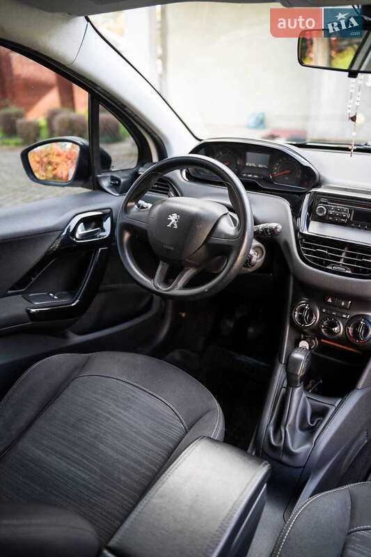 Хэтчбек Peugeot 208 2013 в Бориславе