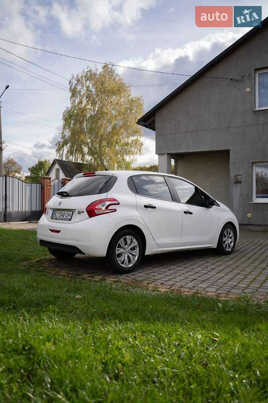 Хэтчбек Peugeot 208 2013 в Бориславе