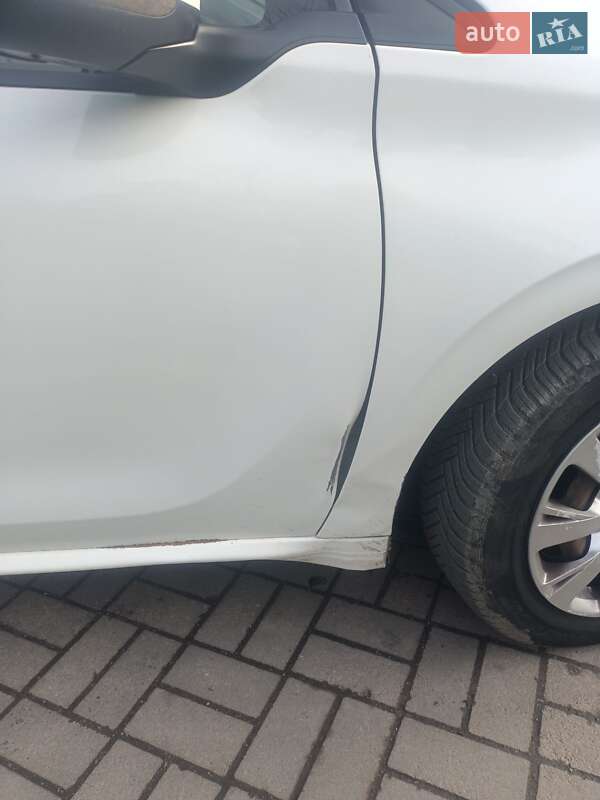 Хэтчбек Peugeot 208 2017 в Львове