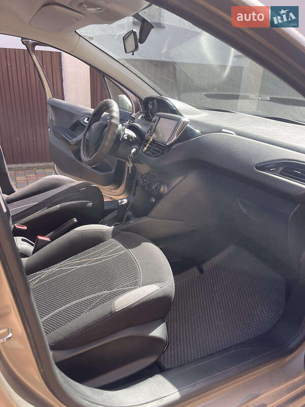 Хэтчбек Peugeot 208 2012 в Львове фото 4 Хэтчбек Peugeot 208 2012 в Львове