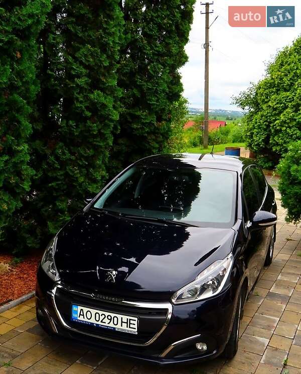 Хэтчбек Peugeot 208 2017 в 
