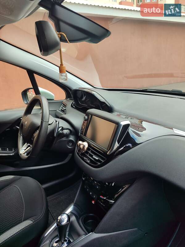 Хэтчбек Peugeot 208 2016 в Одессе фото 2 Хэтчбек Peugeot 208 2016 в Одессе