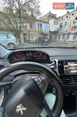 Хэтчбек Peugeot 208 2013 в 