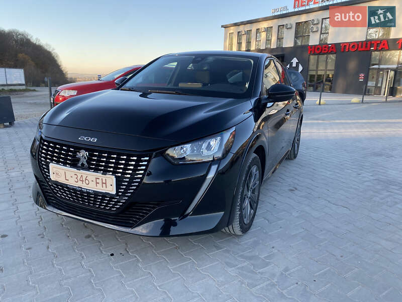 Peugeot 208 2021