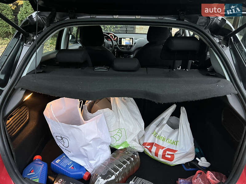 Хэтчбек Peugeot 208 2012 в Киеве