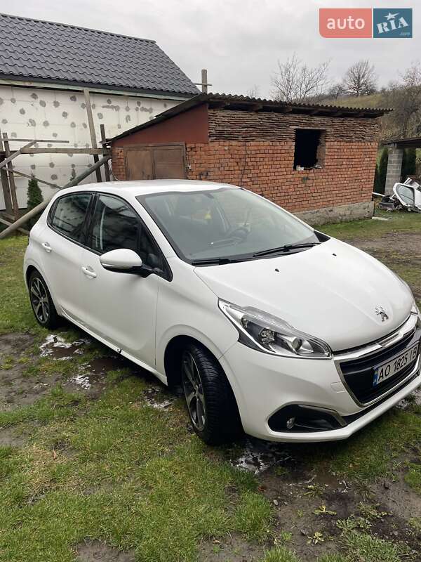 Хэтчбек Peugeot 208 2018 в Ужгороде фото 5 Хэтчбек Peugeot 208 2018 в Ужгороде