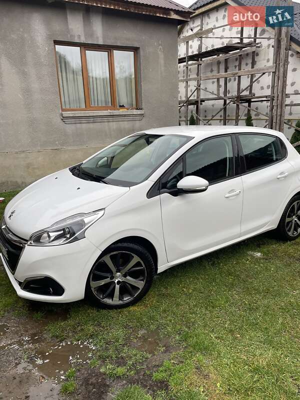 Хэтчбек Peugeot 208 2018 в Ужгороде фото 7 Хэтчбек Peugeot 208 2018 в Ужгороде