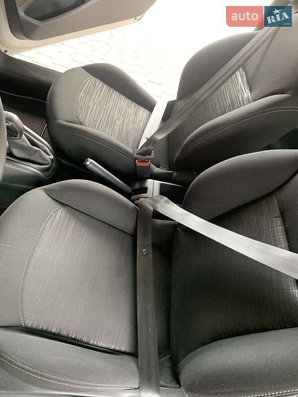 Хэтчбек Peugeot 208 2017 в Виннице