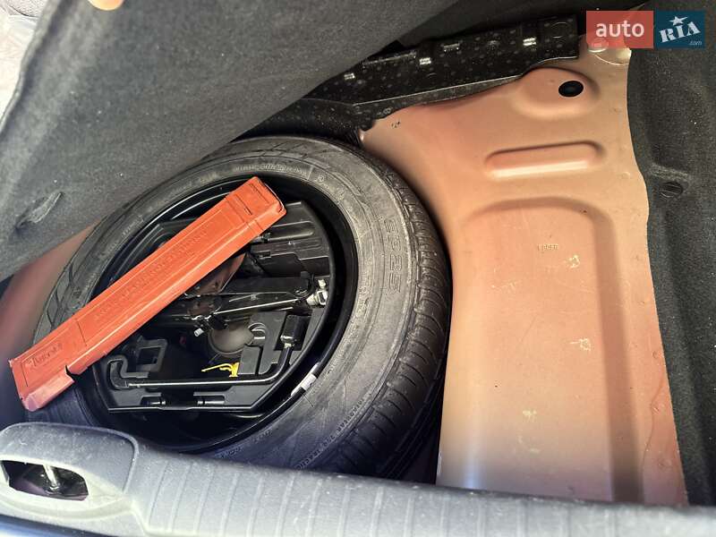 Хэтчбек Peugeot 208 2014 в Киеве