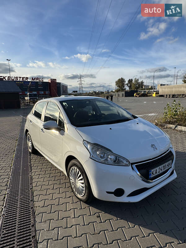Peugeot 208 2014