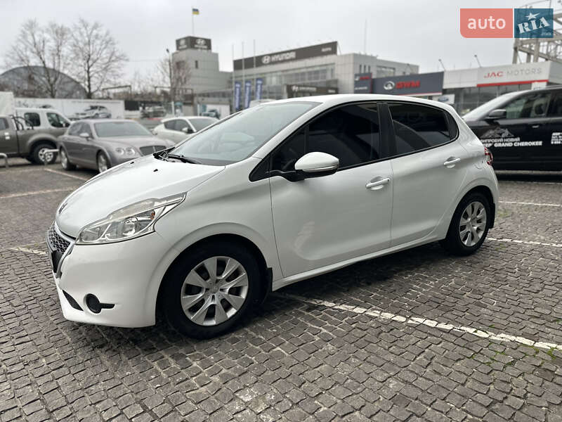 Хэтчбек Peugeot 208 2013 в Днепре