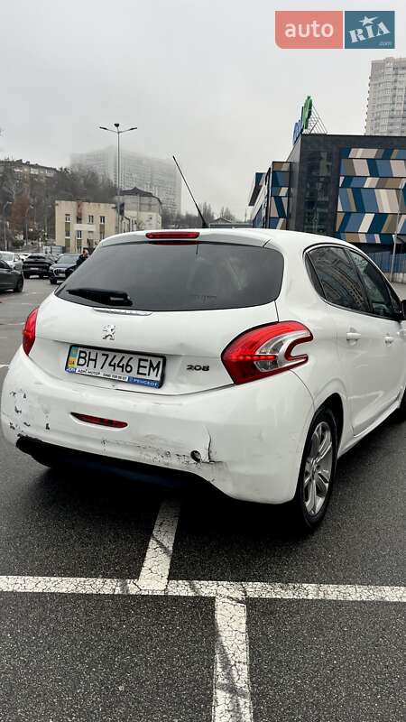 Хэтчбек Peugeot 208 2013 в Киеве