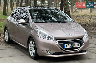 Хетчбек Peugeot 208 2013 в Києві