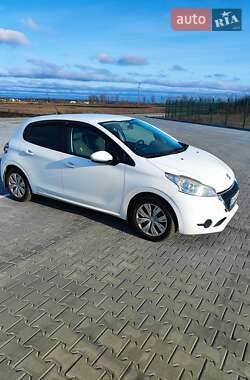 Хетчбек Peugeot 208 2013 в Старокостянтинові