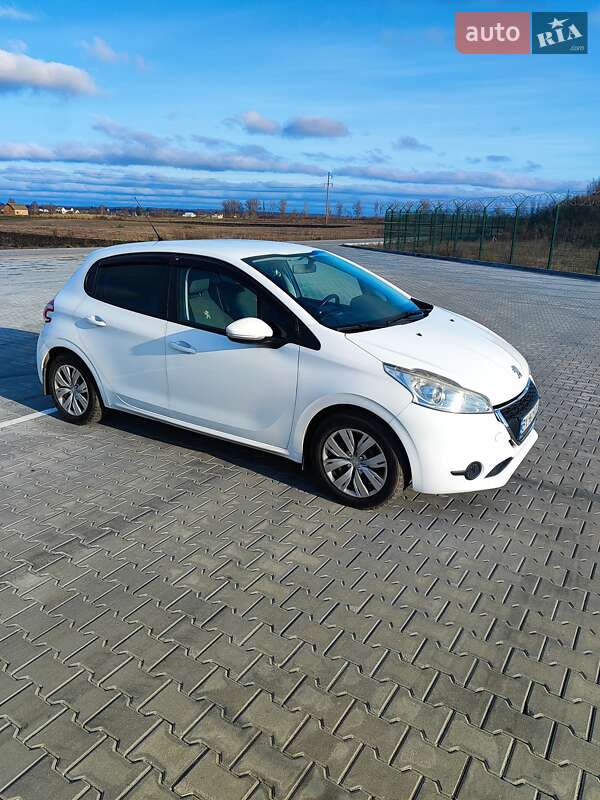 Peugeot 208 2013