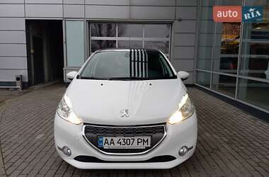 Хэтчбек Peugeot 208 2013 в Киеве