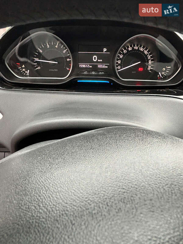 Хэтчбек Peugeot 208 2014 в Ровно