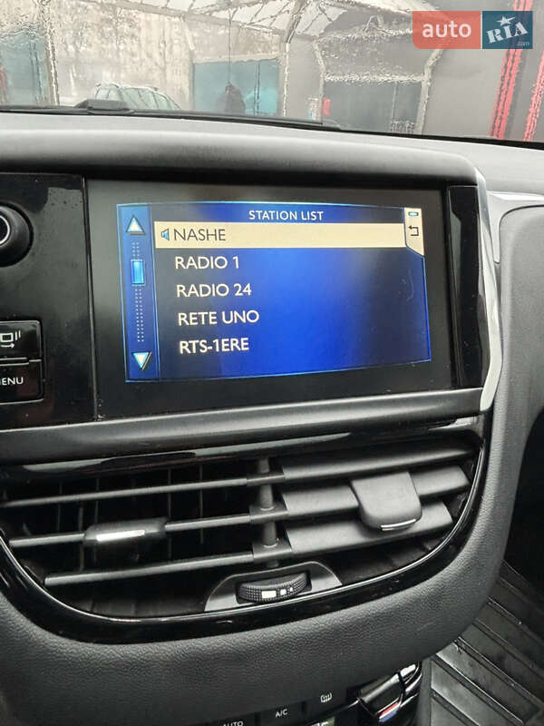 Хэтчбек Peugeot 208 2014 в Ровно