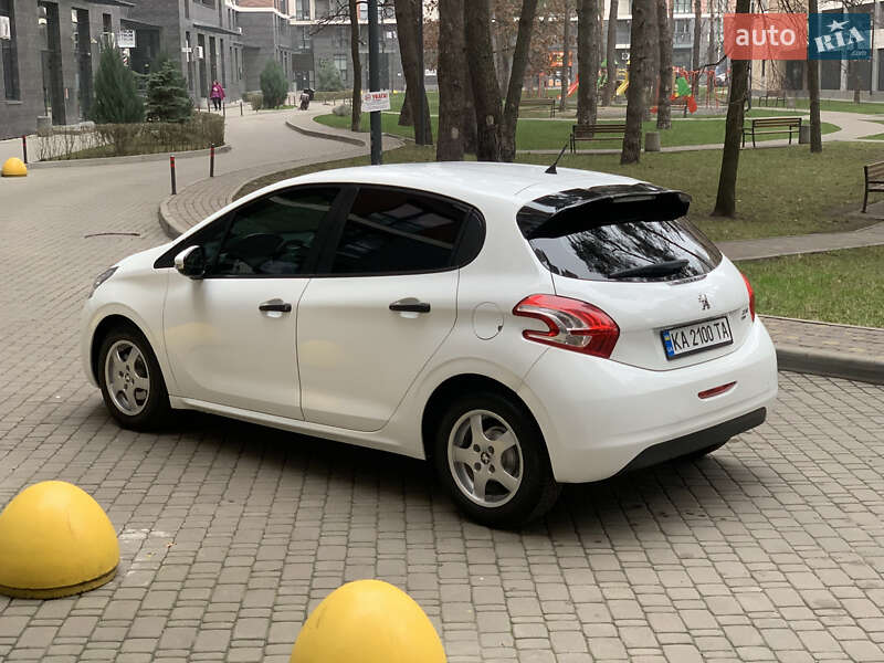 Хетчбек Peugeot 208 2014 в Броварах