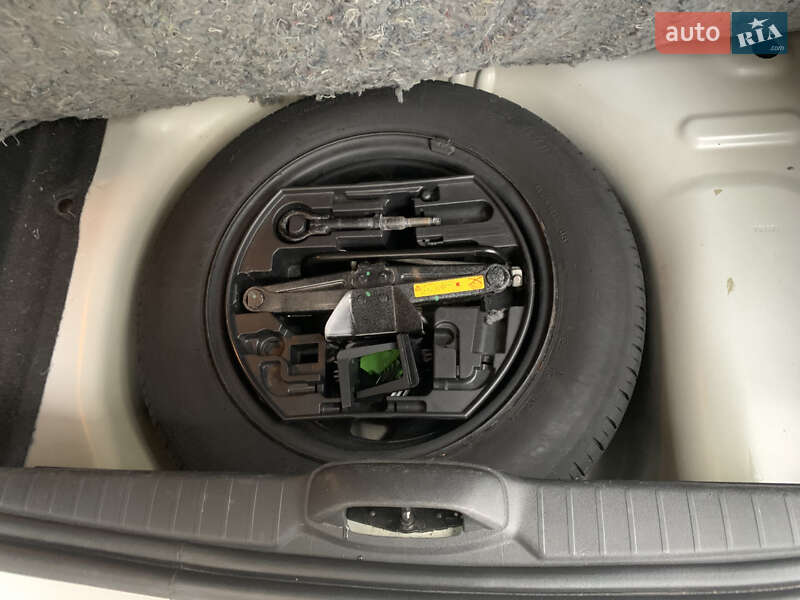 Хетчбек Peugeot 208 2014 в Броварах