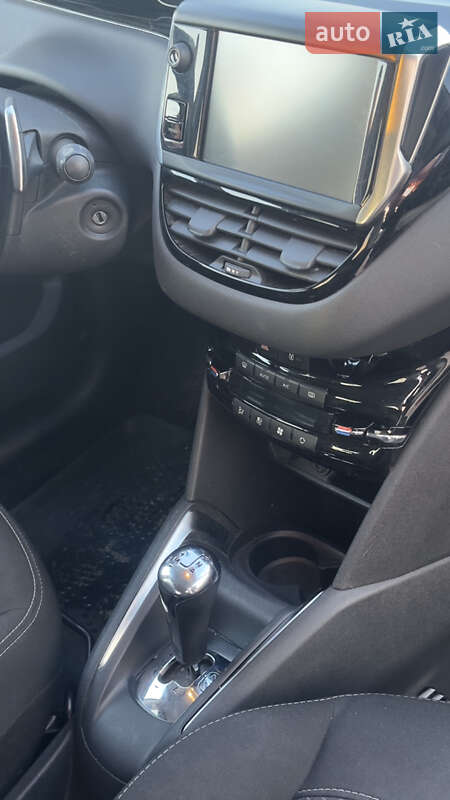 Хетчбек Peugeot 208 2017 в Ірпені