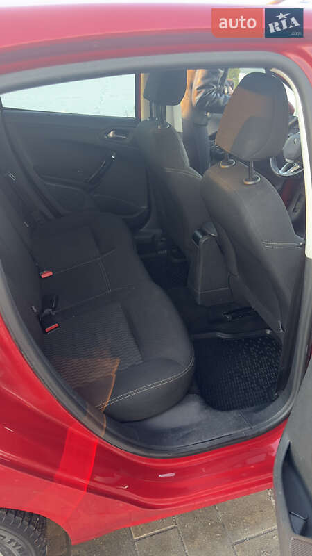Хетчбек Peugeot 208 2017 в Ірпені