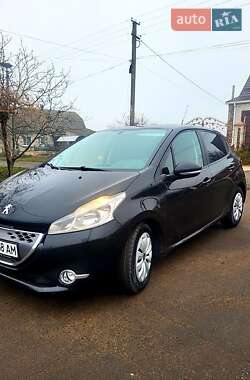 Хетчбек Peugeot 208 2012 в Подільську