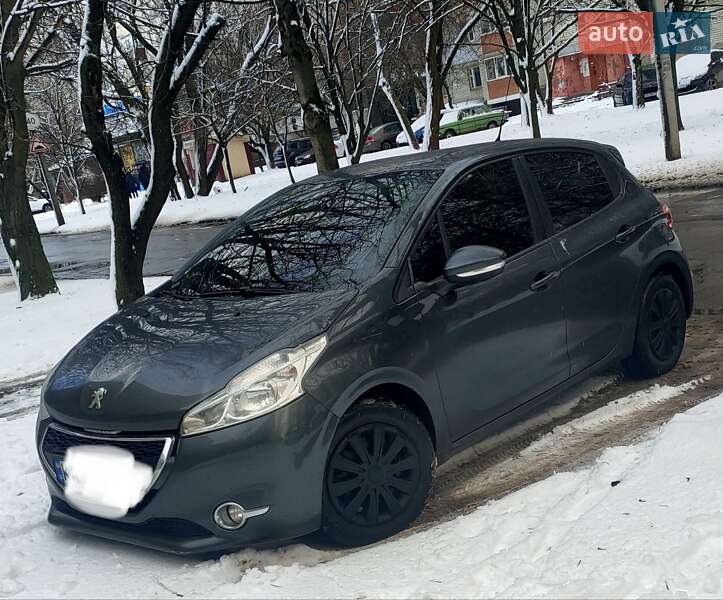 Peugeot 208 2012