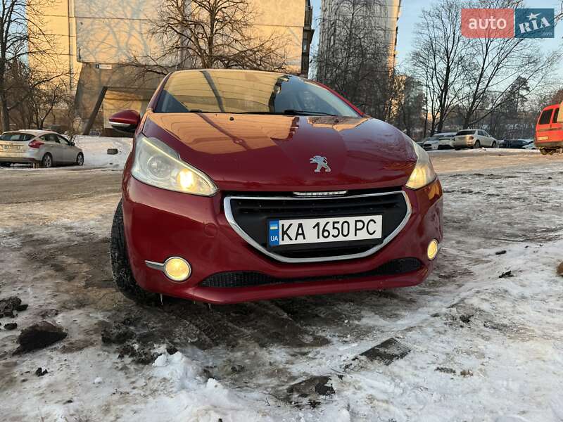 Peugeot 208 2014