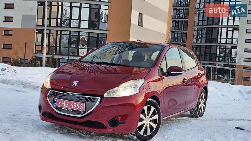 Хэтчбек Peugeot 208 2012 в Ивано-Франковске