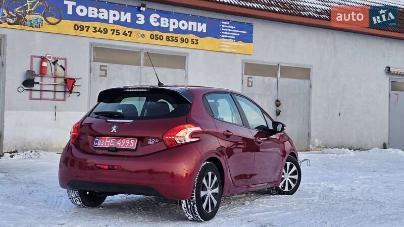 Хэтчбек Peugeot 208 2012 в Ивано-Франковске