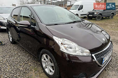 Хетчбек Peugeot 208 2013 в Яремчі