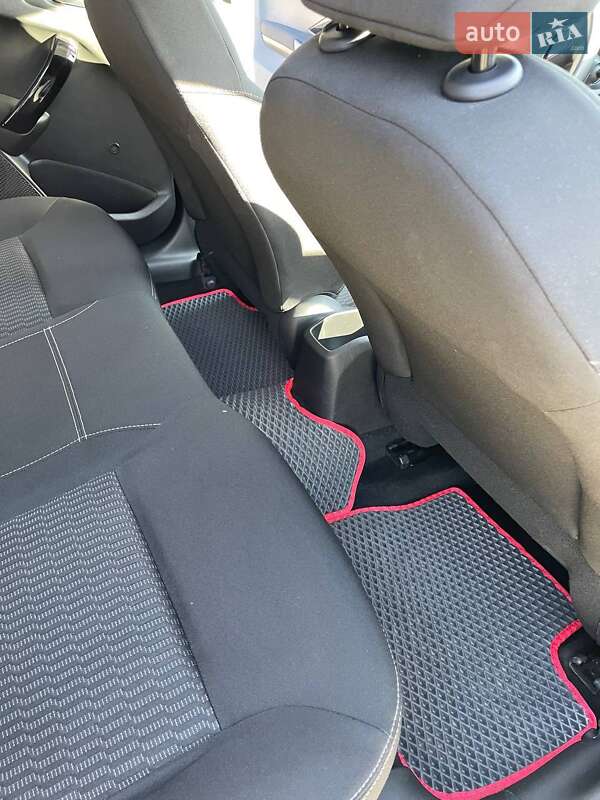 Хэтчбек Peugeot 208 2018 в Дрогобыче